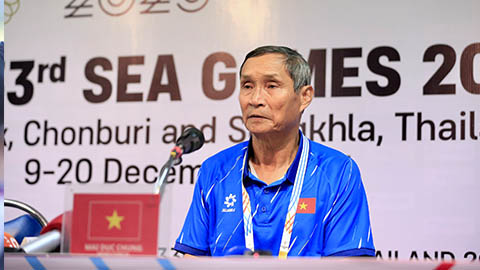 HLV Mai Đức Chung: 'Chúng tôi không đổ lỗi, nhưng trọng tài bắt lỏng cho Philippines'